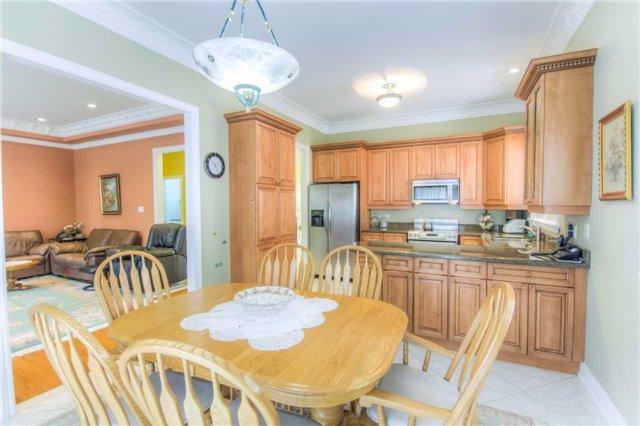 66 Canterbury Crt, House detached with 3 bedrooms, 4 bathrooms and 8 parking in Richmond Hill ON | Image 7