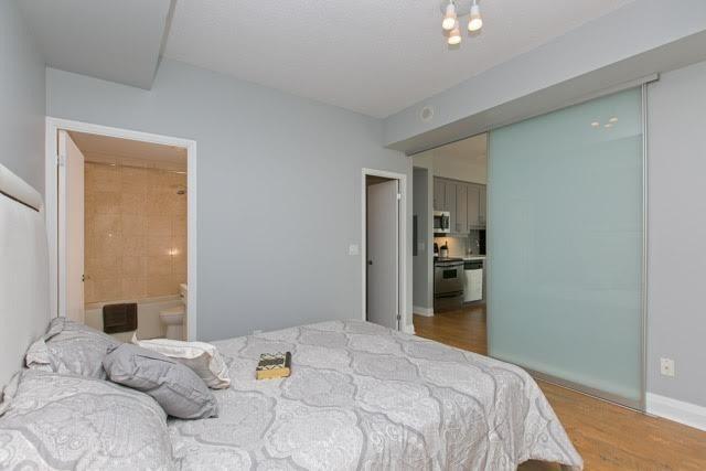 1906 - 220 Victoria St, Condo with 2 bedrooms, 2 bathrooms and 1 parking in Toronto ON | Image 11