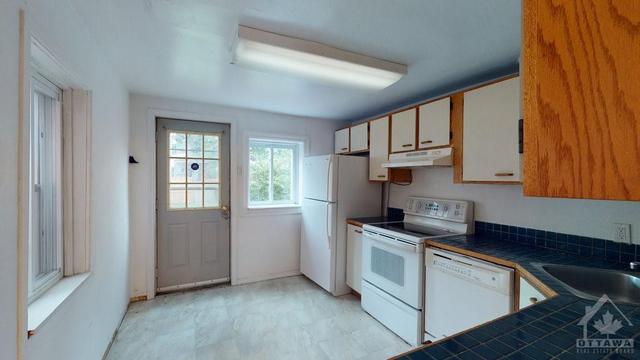 276 Clarence Street, Home with 3 bedrooms, 2 bathrooms and null parking in Ottawa ON | Image 8