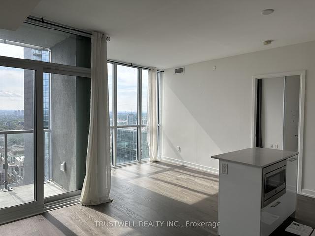 3305 - 1 Yorkville Ave, Condo with 3 bedrooms, 2 bathrooms and 0 parking in Toronto ON | Image 17