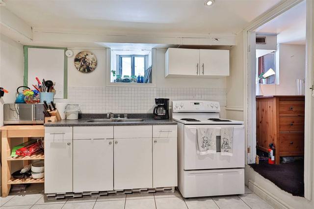 174 Lisgar St, House semidetached with 4 bedrooms, 3 bathrooms and 2 parking in Toronto ON | Image 16