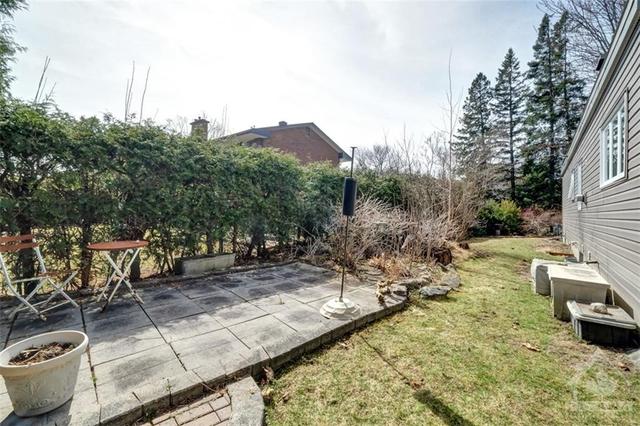 23 Banting Crescent, House detached with 3 bedrooms, 2 bathrooms and 4 parking in Ottawa ON | Image 29