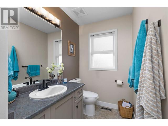 2304 Shannon Heights Place, House detached with 4 bedrooms, 2 bathrooms and 6 parking in West Kelowna BC | Image 22