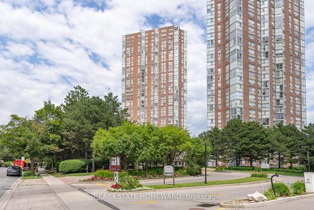 1002 - 7 Concorde Pl, Condo with 2 bedrooms, 2 bathrooms and 2 parking in Toronto ON | Image 22