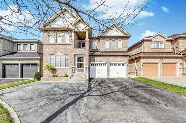 111 Red River Cres, House detached with 4 bedrooms, 3 bathrooms and 3 parking in Newmarket ON | Image 1