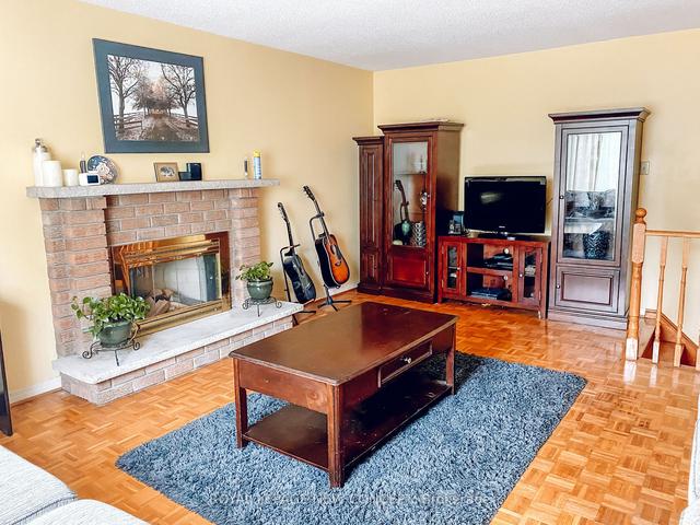 3344 Palgrave Rd, House detached with 3 bedrooms, 4 bathrooms and 4 parking in Mississauga ON | Image 12