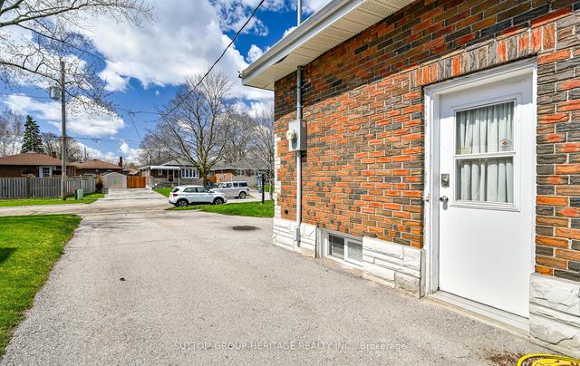 149 Riverside Dr N, House detached with 3 bedrooms, 2 bathrooms and 4 parking in Oshawa ON | Image 3