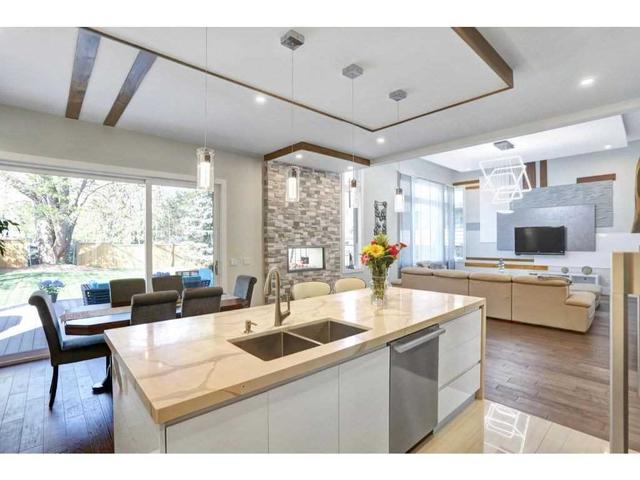 15 Wenonah Dr, House detached with 4 bedrooms, 5 bathrooms and 6 parking in Mississauga ON | Image 2
