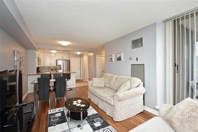 1003 - 75 King St E, Condo with 2 bedrooms, 2 bathrooms and 1 parking in Mississauga ON | Image 7