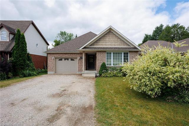 150 Kincardine Street N, House detached with 3 bedrooms, 2 bathrooms and 6 parking in West Grey ON | Image 9