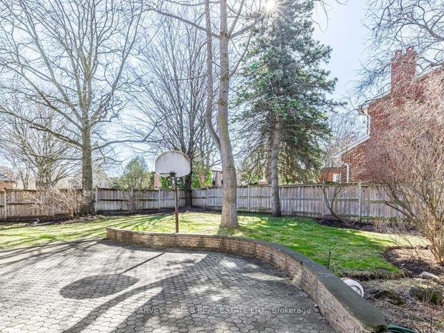 32 Riderwood Dr, House detached with 5 bedrooms, 4 bathrooms and 3 parking in Toronto ON | Image 22