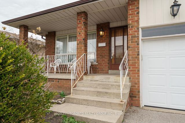 28 Leander St, House detached with 4 bedrooms, 3 bathrooms and 6 parking in Brampton ON | Image 12