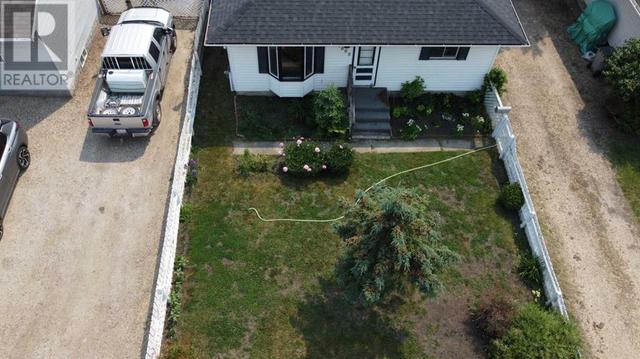 9605 Hillcrest Drive, House detached with 2 bedrooms, 1 bathrooms and 2 parking in Grande Prairie AB | Image 2