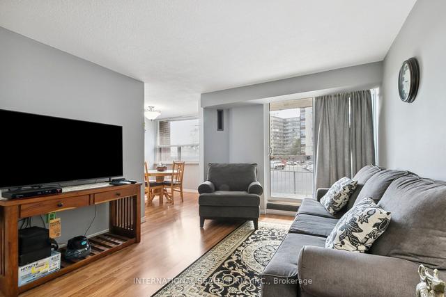 221 - 4064 Lawrence Ave E, Townhouse with 3 bedrooms, 2 bathrooms and 1 parking in Toronto ON | Image 1