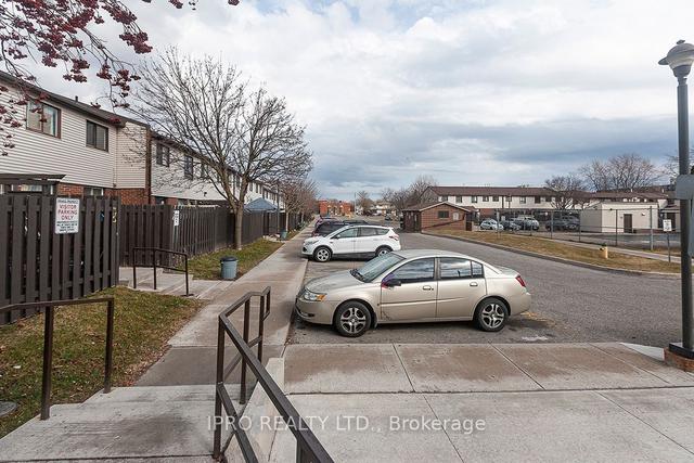 37 - 960 Glen St, Townhouse with 2 bedrooms, 2 bathrooms and 1 parking in Oshawa ON | Image 12
