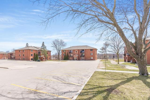f2 - 171 Edgehill Dr, Condo with 2 bedrooms, 1 bathrooms and 1 parking in Barrie ON | Image 6