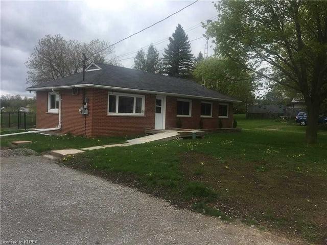 4067 Highway 35 N, House detached with 3 bedrooms, 1 bathrooms and 12 parking in Kawartha Lakes ON | Image 1