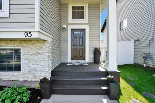 95 Viscount Drive, House detached with 5 bedrooms, 3 bathrooms and 2 parking in Red Deer AB | Image 2