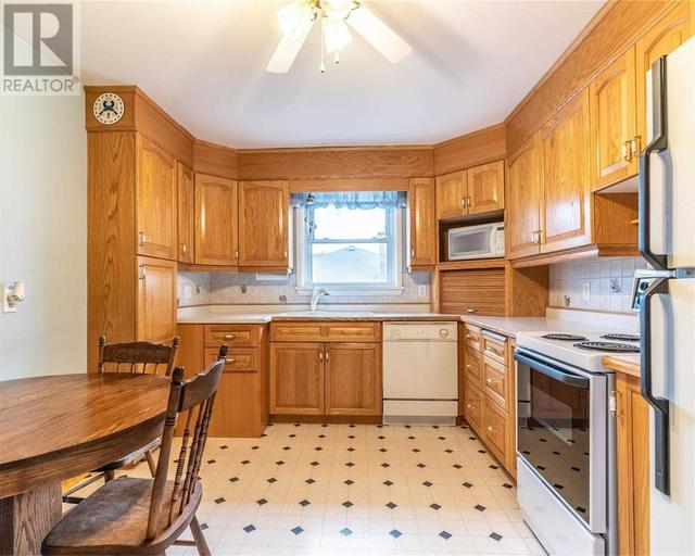 967 Highway 7, House detached with 2 bedrooms, 2 bathrooms and 5 parking in Kawartha Lakes ON | Image 7
