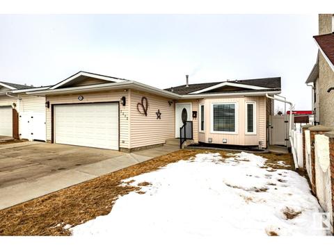 7312 152c Av Nw, House detached with 5 bedrooms, 2 bathrooms and null parking in Edmonton AB | Card Image