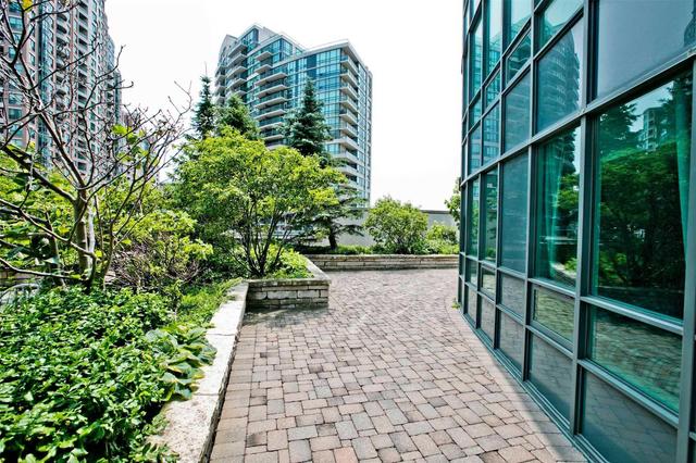 305 - 15 Greenview Ave, Condo with 2 bedrooms, 2 bathrooms and 1 parking in Toronto ON | Image 7