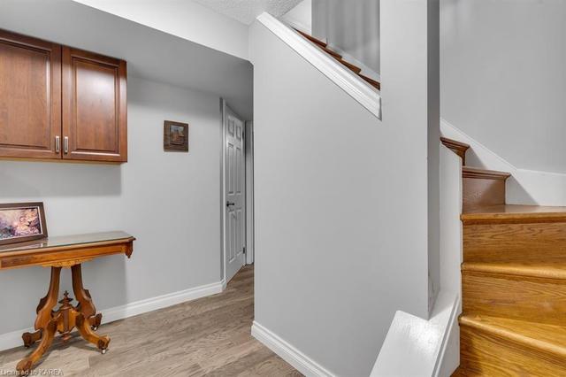 33 Yonge Street, House semidetached with 2 bedrooms, 3 bathrooms and 4 parking in Kingston ON | Image 17