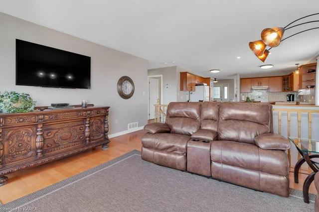 756 Tanner Drive, House detached with 3 bedrooms, 3 bathrooms and 3 parking in Kingston ON | Image 11