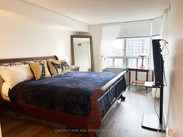 1010 - 8 Covington Rd, Condo with 2 bedrooms, 2 bathrooms and 1 parking in Toronto ON | Image 4
