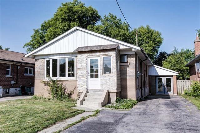 765 Markham Rd, House detached with 3 bedrooms, 4 bathrooms and 6 parking in Toronto ON | Card Image