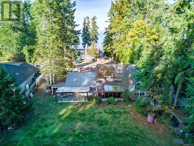 1589 Seaview Rd, House detached with 4 bedrooms, 3 bathrooms and 3 parking in Comox Valley C (Puntledge   Black Creek) BC | Image 34