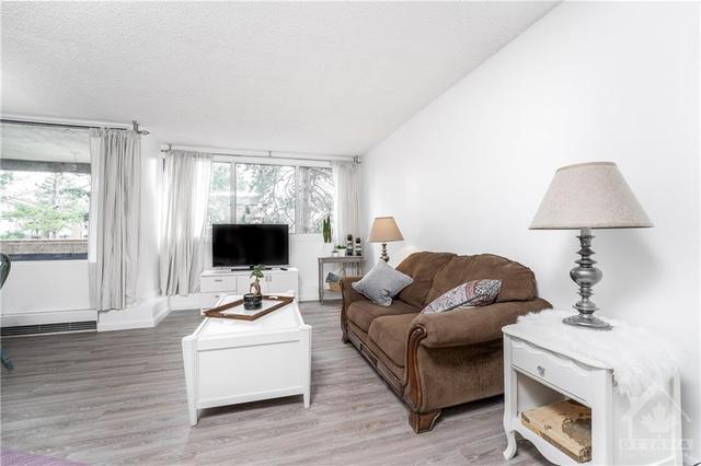 101 - 3360 Southgate Drive, Condo with 2 bedrooms, 1 bathrooms and 1 parking in Ottawa ON | Image 6
