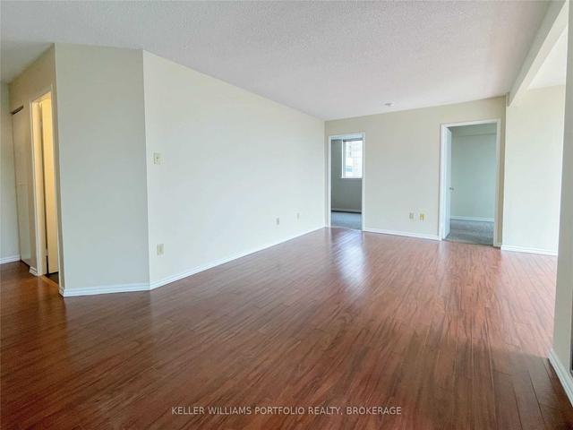 1802 - 1055 Bay St, Condo with 2 bedrooms, 2 bathrooms and 2 parking in Toronto ON | Image 11
