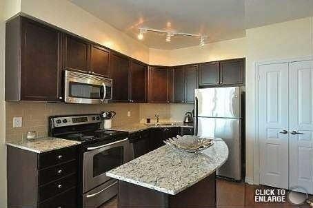 314 - 225 Webb Dr, Condo with 2 bedrooms, 2 bathrooms and 1 parking in Mississauga ON | Image 2