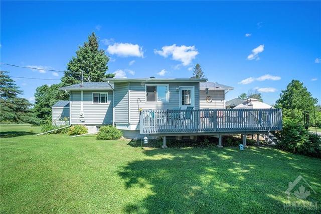 81 Bay Road, House detached with 3 bedrooms, 2 bathrooms and 10 parking in Rideau Lakes ON | Image 7