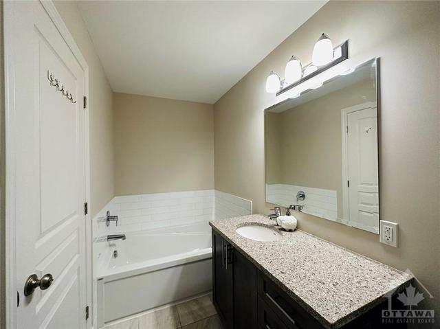 239 Dolce Crescent, Townhouse with 3 bedrooms, 3 bathrooms and 3 parking in Ottawa ON | Image 18