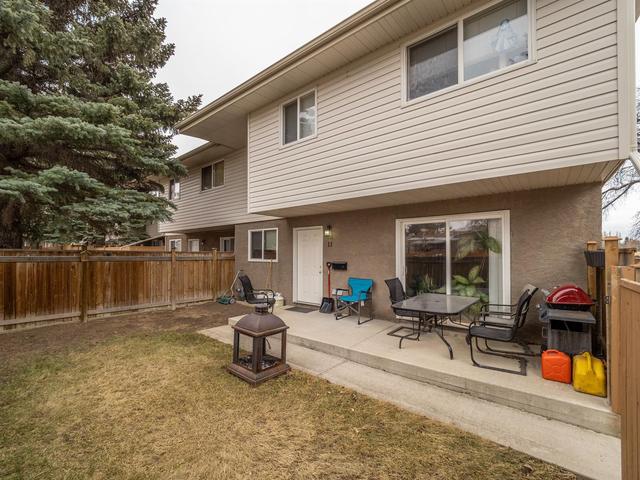 11 - 1915 18 Avenue N, Home with 3 bedrooms, 1 bathrooms and 2 parking in Lethbridge AB | Image 4