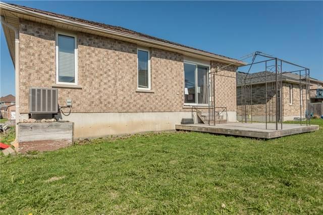309 Johnson St, House detached with 2 bedrooms, 3 bathrooms and 2 parking in Barrie ON | Image 2