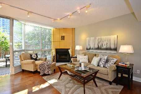 th 2 - 11 Broadway Ave, Townhouse with 2 bedrooms, 2 bathrooms and 1 parking in Toronto ON | Image 2
