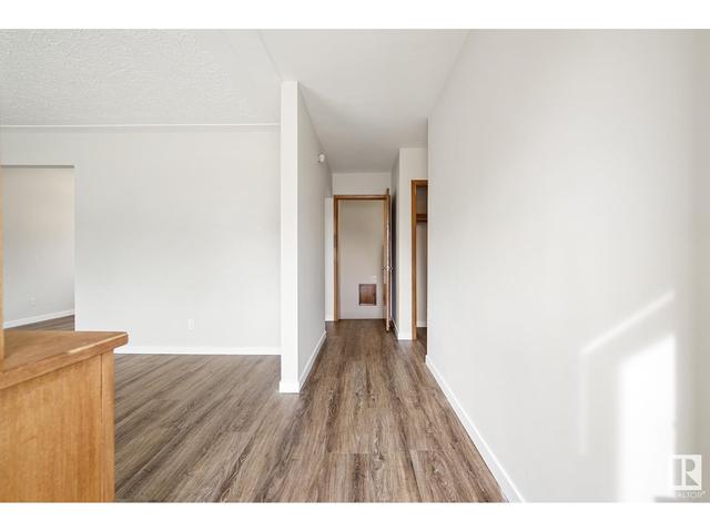 9016 135a Av Nw, House detached with 3 bedrooms, 1 bathrooms and 4 parking in Edmonton AB | Image 3