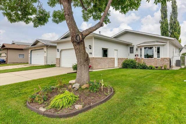 68 Kirby Street, House detached with 4 bedrooms, 3 bathrooms and 2 parking in Red Deer AB | Image 3