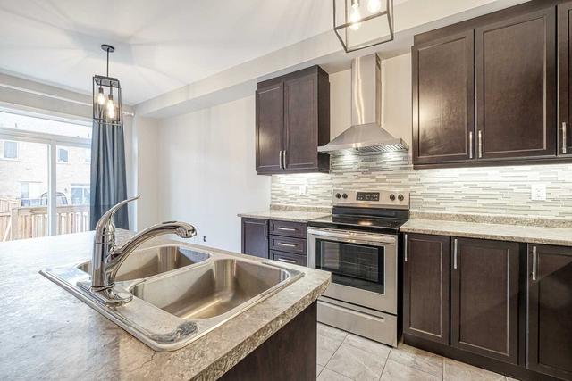 51 Decast Cres, House attached with 4 bedrooms, 3 bathrooms and 2 parking in Markham ON | Image 17
