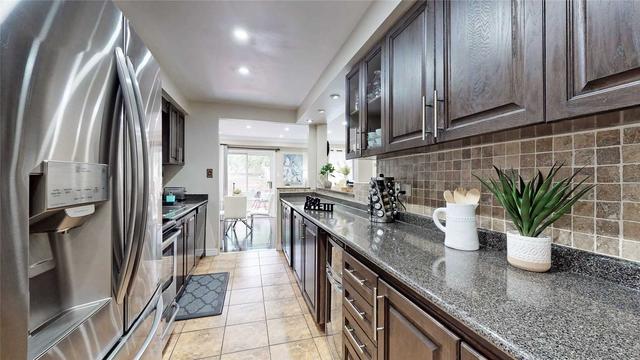 59 Rain Lily Lane, House attached with 3 bedrooms, 4 bathrooms and 6 parking in Brampton ON | Image 5