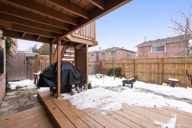 19 Rawling Cres, House detached with 3 bedrooms, 2 bathrooms and 6 parking in Brampton ON | Image 24