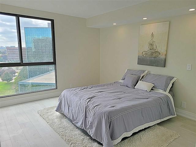 1102 - 3 Concorde Pl, Condo with 2 bedrooms, 2 bathrooms and 1 parking in Toronto ON | Image 2