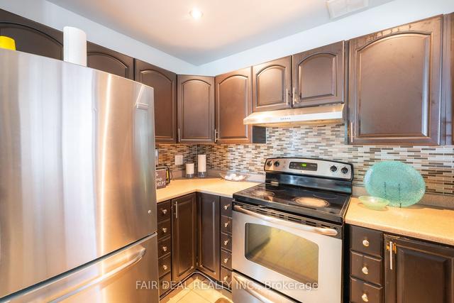 82 Davenport Cres, House semidetached with 4 bedrooms, 3 bathrooms and 6 parking in Brampton ON | Image 5