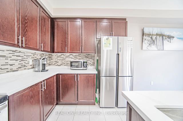 121 Decast Cres, House attached with 3 bedrooms, 3 bathrooms and 2 parking in Markham ON | Image 8
