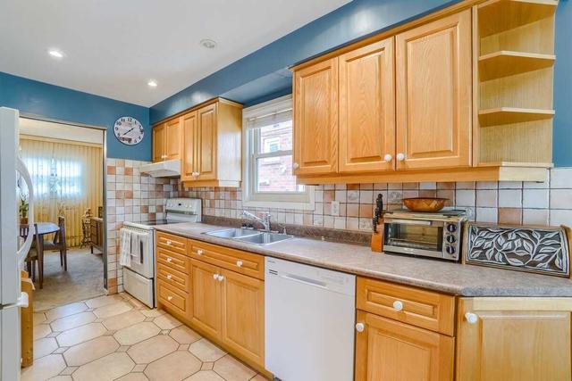 34 Trewartha Cres, House detached with 3 bedrooms, 2 bathrooms and 2 parking in Brampton ON | Image 4