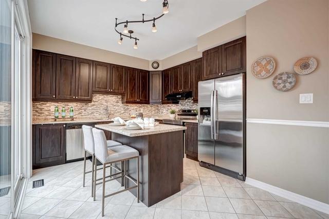 675 Sandiford Dr, House detached with 4 bedrooms, 3 bathrooms and 4 parking in Whitchurch Stouffville ON | Image 7