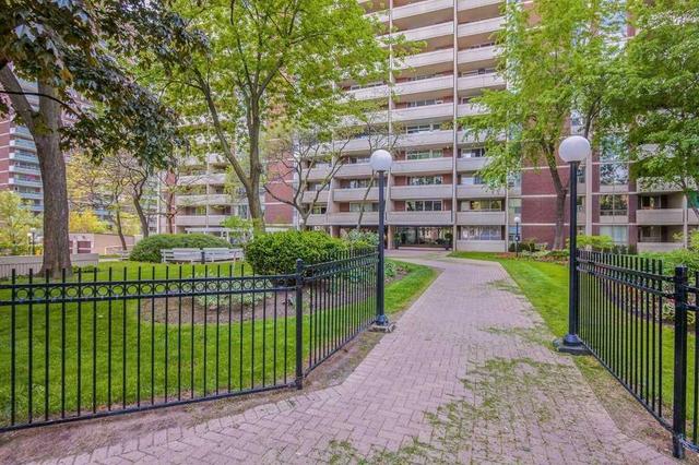 2810 - 40 Homewood Ave, Condo with 1 bedrooms, 1 bathrooms and 1 parking in Toronto ON | Image 1