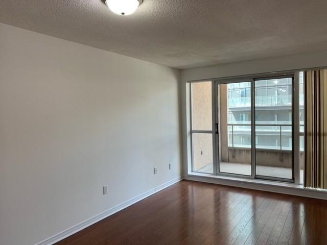 906 - 925 Bay St, Condo with 0 bedrooms, 1 bathrooms and 1 parking in Toronto ON | Image 4